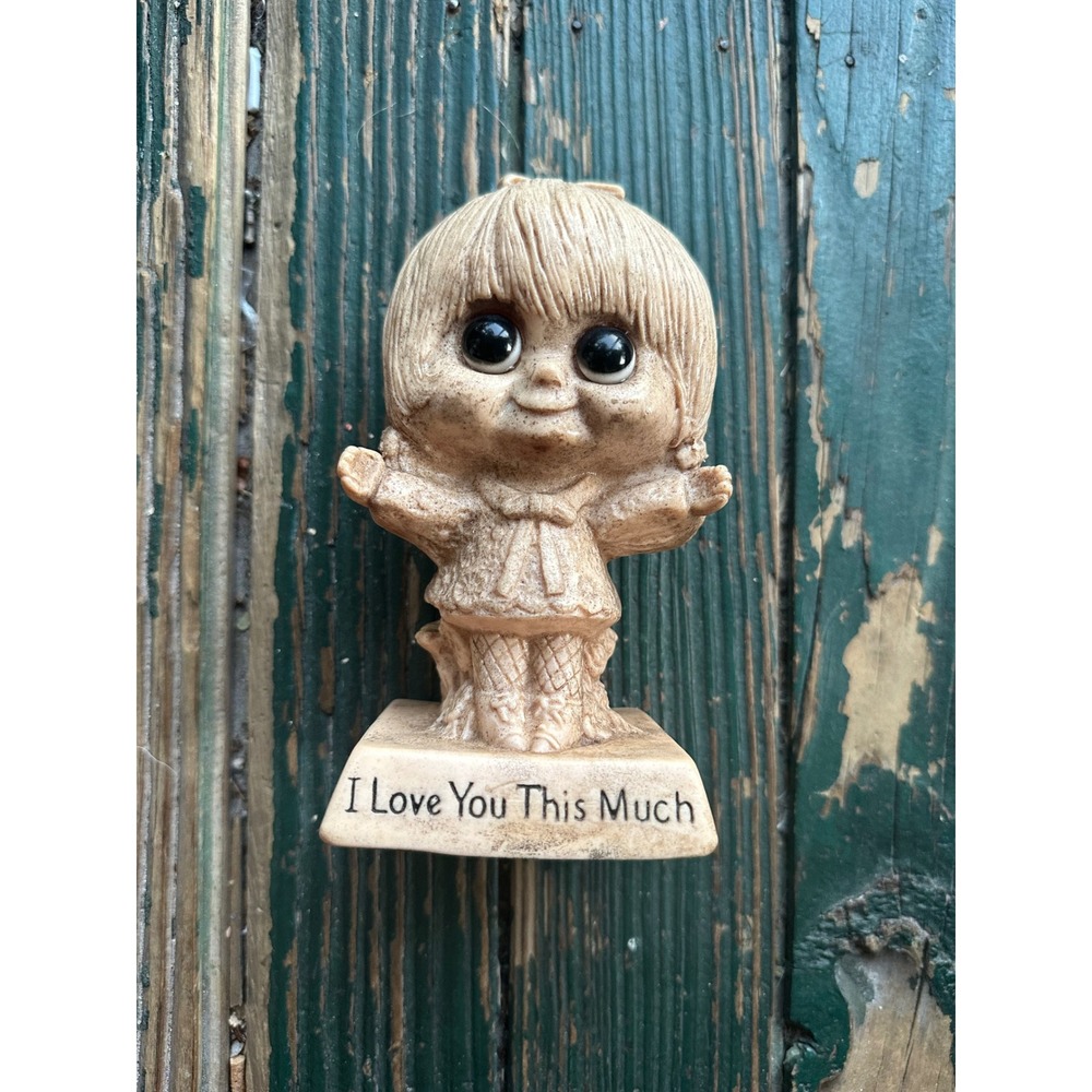 Vintage 1970 W.U. Berries I Love You This Much Resin Figurine Girl Pigtails Tan